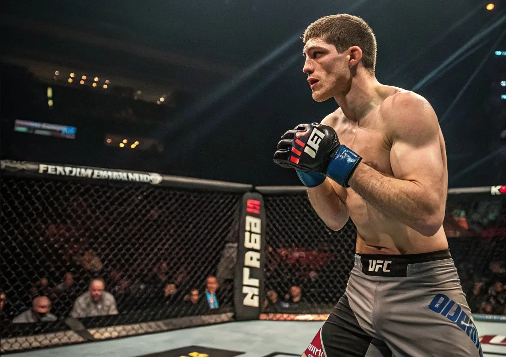 Майк Малотт в UFC: путь из проспектов в элиту веса